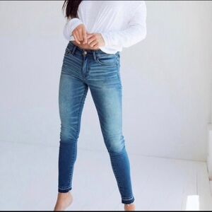 Abercrombie & Fitch Women's Classic Blue Skinny Jeans NWOT